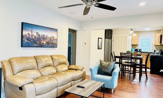 Cherry Hill Casa | Campu's Whole House