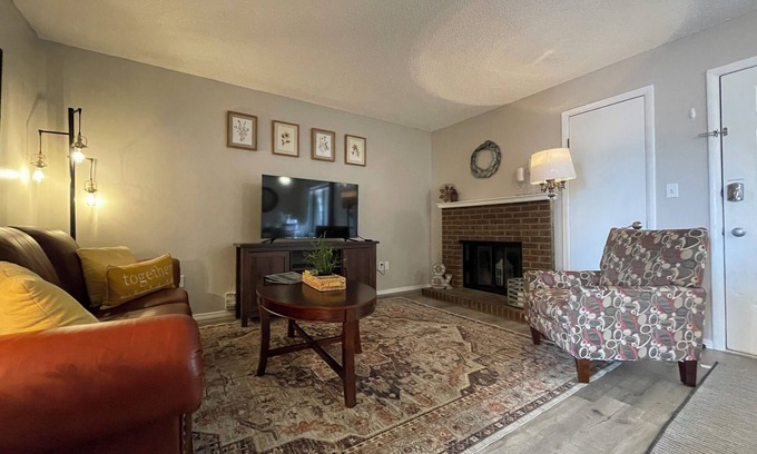 Fort Collins Condominio | Campus West Nest | King Bed + Walk to CSU