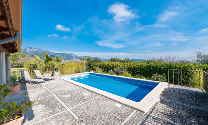 Moscari Villa | CAN GALLU - ADULTS ONLY - Villa con piscina privada en Moscari (Selva). WiFi Gratis
