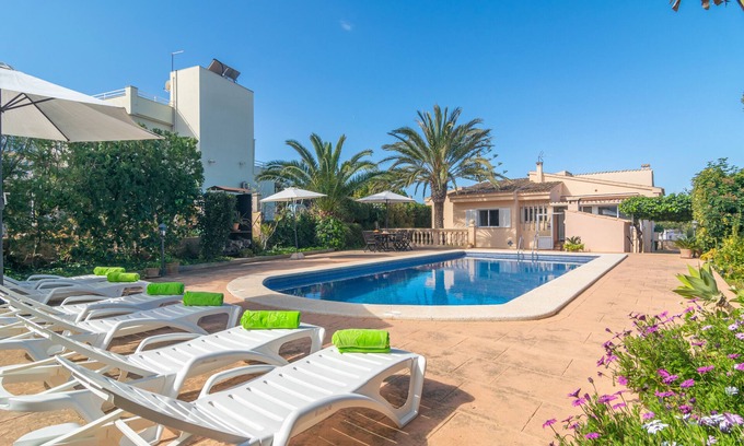Badia Blava Villa | CAN MORAGUES & MARTORELL - Villa con piscina privada en BADIA BLAVA. WiFi Gratis
