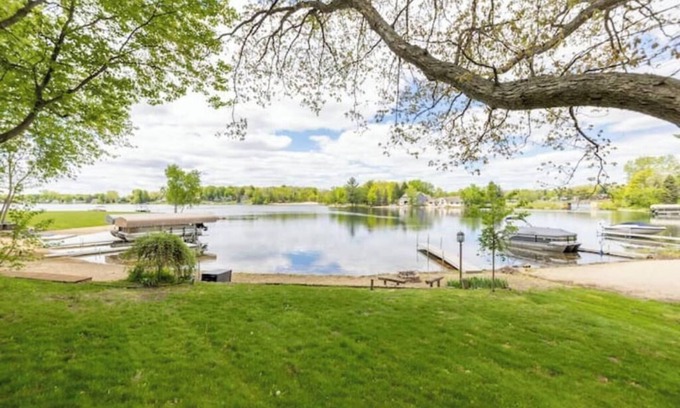 Canadian Lakes Casa | Canadian Lakes, MI - Spacious Private Lake and Beach