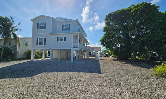 Sugarloaf Shores Casa | Canal Front 3-bedroom house in Sugarloaf Key