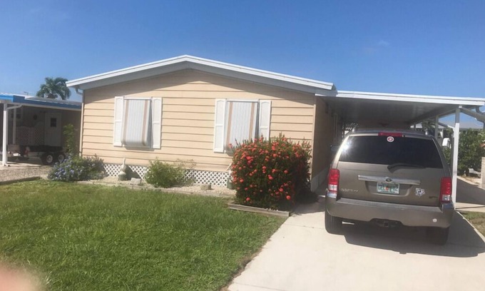 Saint James City Casa | Canal Front Home, acceso directo al Golfo con lanai y muelle