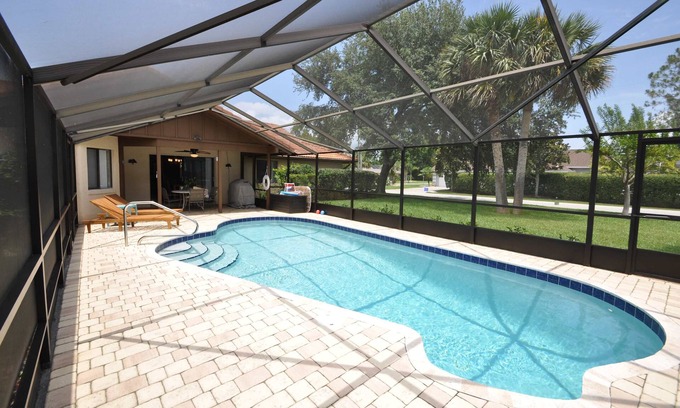 Palm Harbor Casa | Acogedor canal frontal piscina casa W / muelle
