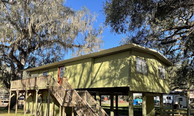Old Town Casa | Canal front stilt house with access to Suwanee River!