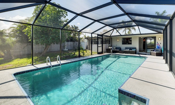 Edgewater Casa | Canal-Front Vacation Rental w/ Gulf Access!