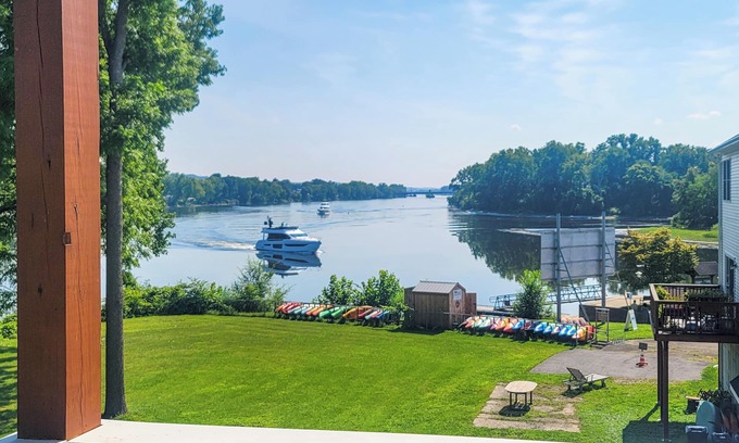 Village of Waterford Apartamento | Canalfront Waterford Apartment on Hudson River