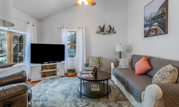 Gasport Casa | Canalside Haus Getaway