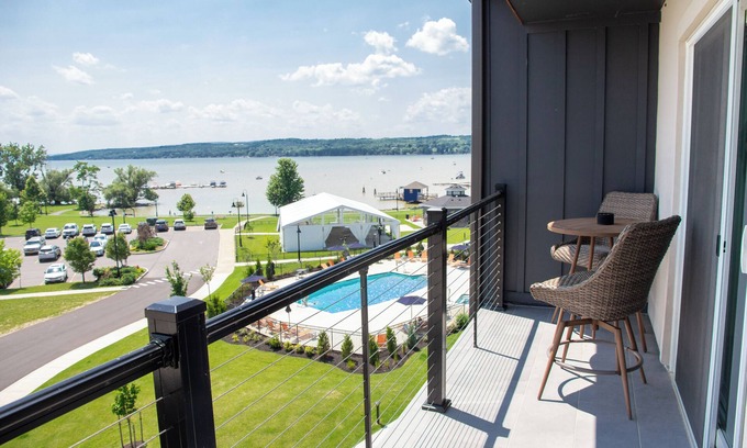 Canandaigua Condominio | Canandaigua Lake Condo with Breathtaking Lake Views