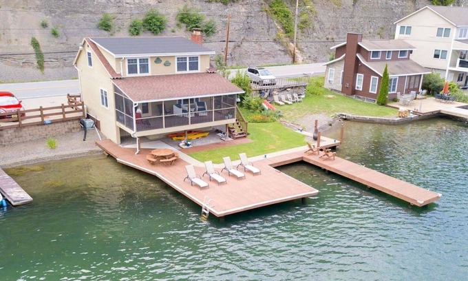 Holcomb Casa | Canandaigua Lakefront | Dock | Near Boat Launch