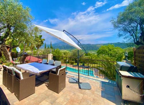Saint-Jeannet Villa | Canarias Bungalow