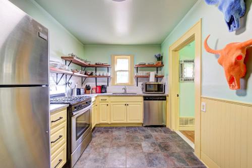 Central Oklahoma City Casa | Canary Cottage-brighten your stay-central NW OKC