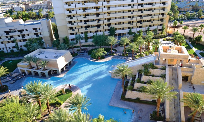 Enterprise Complejo | Cancun Resort Las Vegas - 2 BEDROOM 2 KINGS DELUXE SUITE W/ ROLL-IN SHOWER