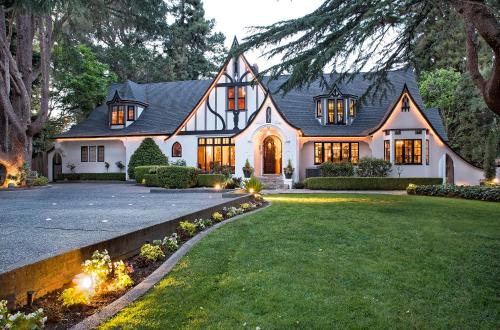 Browns Valley Cama Y Desayuno | Candlelight Inn Napa Valley