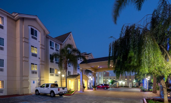 Hawthorne Hotel | Candlewood Suites LAX Hawthorne by IHG