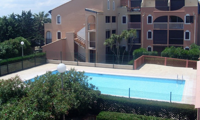 Les Arenes Apartamento | Canet plage T2 4 couchages: piscinas y estacionamiento semanal, quincena o mes