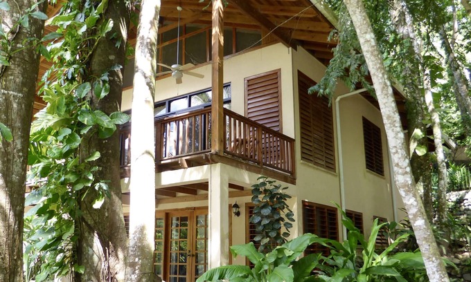 El Naranjo Villa | Cangrejal River Lodge en Pico Bonito, en el río Cangrejal, piscina