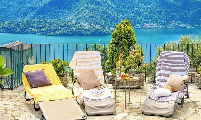 Stazzona Apartamento | Caninett holiday flat with panoramic terrace