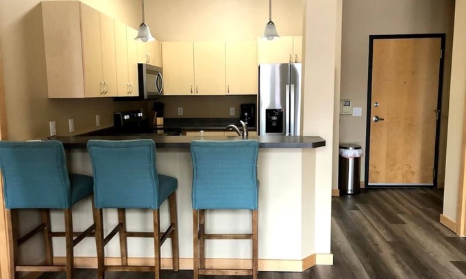 Sun Prairie Apartamento | Cannery Square Short Term Rentals -104 by Patriot
