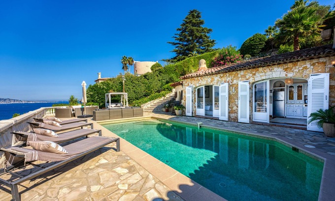 Theoule-sur-Mer Casa | Cannes 15mins. Fabulous sea & mountain views. Beaches, walks, cycling, relaxing