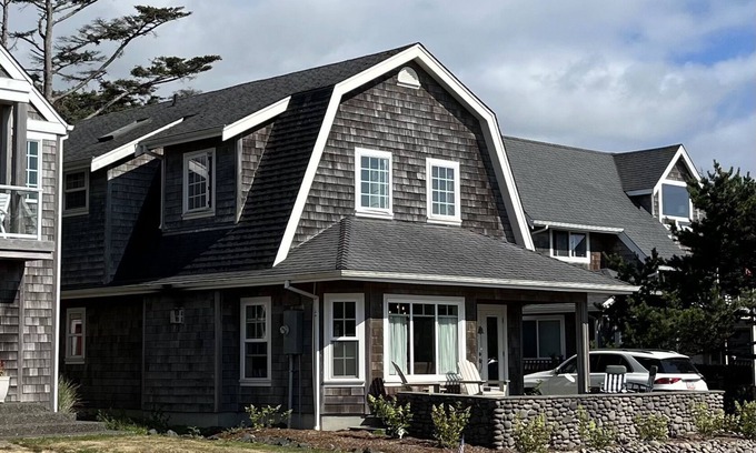 Tolovana Park Casa | Cannon Beach: completamente remodelado en 2018, en la mitad de la playa, ¡150 pies a la arena!