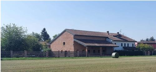 Persico Dosimo Cama Y Desayuno | Canovetta Country House "Camelia" - nearby Cremona