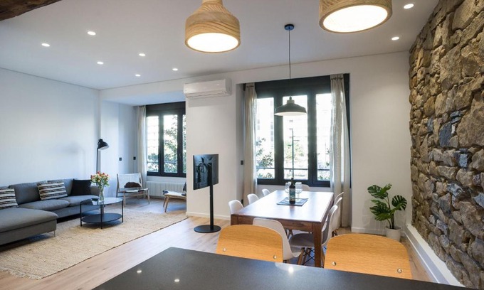 Gros Apartamento | Cantabric Plaza/Iberorent Apartments