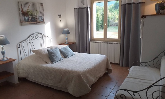 Lacoste Casa | Cante Grillet en Provenza en el Luberon