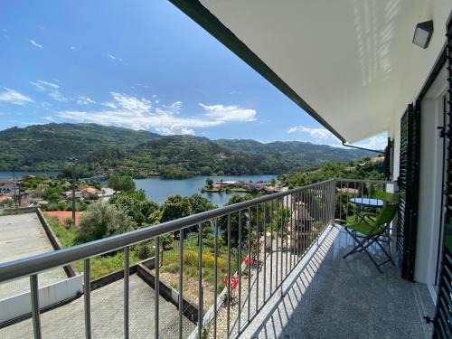 Rio Caldo Apartamento | Cantinho Verde T3