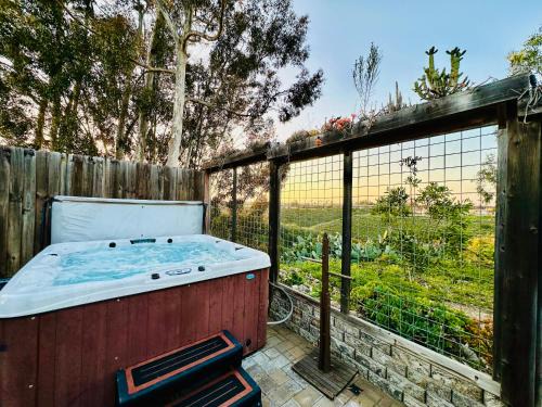 Mira Mesa Complejo | Canyon Breeze - Private Home with Hot Tub & Views