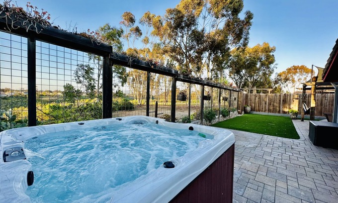 Mira Mesa Casa | Canyon Breeze | Private Home with Hot Tub & Views