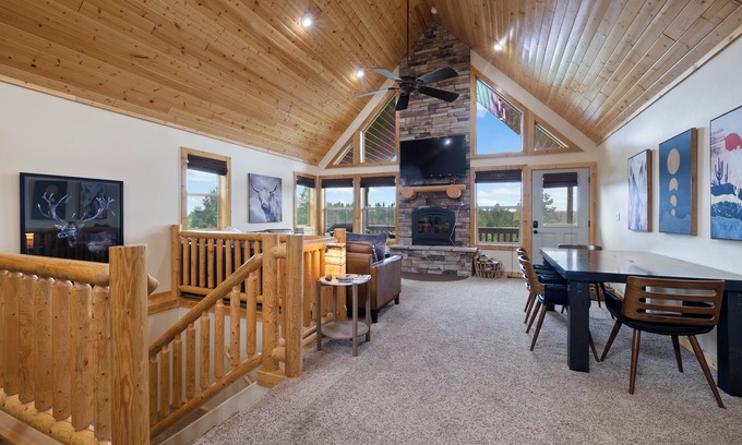 Mammoth Creek Cabina | Canyon View: Outdoor Fire-pit ~ Zion/Bryce