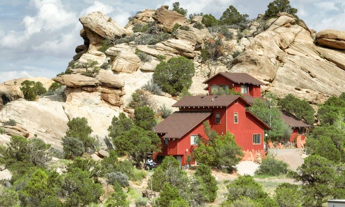 Teasdale Cabaña | Canyon Wren Cottage, a True Couples Retreat