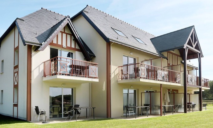 Sables-d'Or-les-Pins Apartamento | Cap Green 25A by Interhome