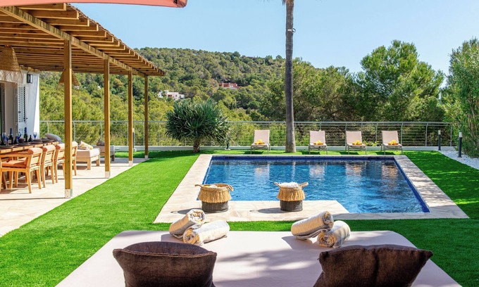 Puig Manya Casa | Cap Martinet Talamanca Vila Can Tashellu, Boutique 5 bed - Sea and Forest View