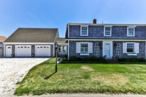 North Truro Casa | Capacious North Truro Beachfront Home