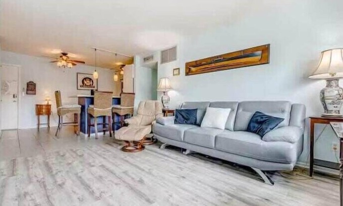 Columbiad Plaza Apartamento | Cape Canaveral Condo Steps from the Beach