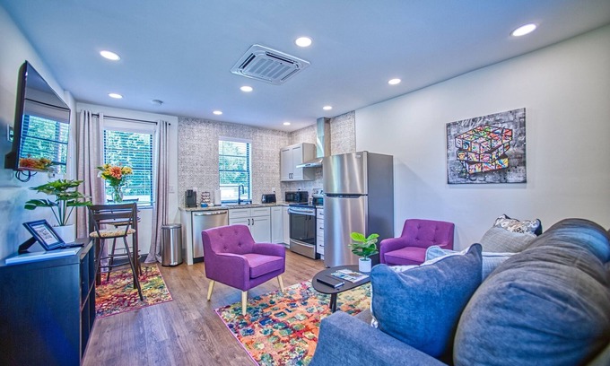 Sharon Cabaña | Cape Cod Bungalow @Firmstone Manor
