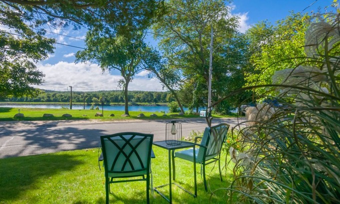 Sagamore Beach Casa | Cape Cod Canal View AC WiFi Dog Friendly Sleeps 8