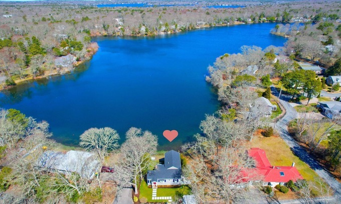 Centerville Casa | Cape Cod Lake Charm