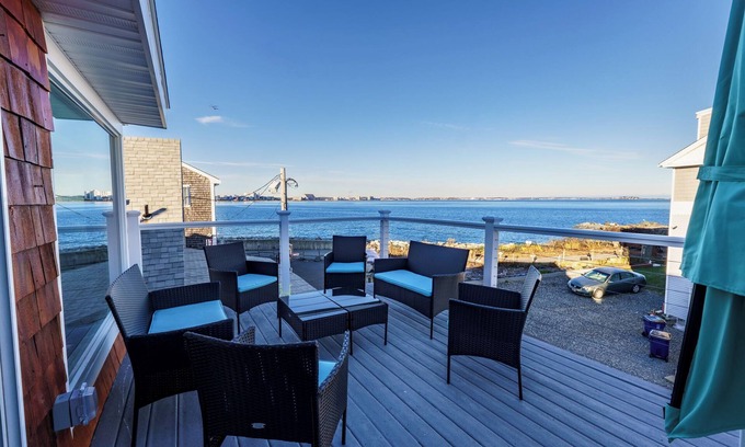 Revere Casa | Cape cod style seaside condo Boston, Airport,Train