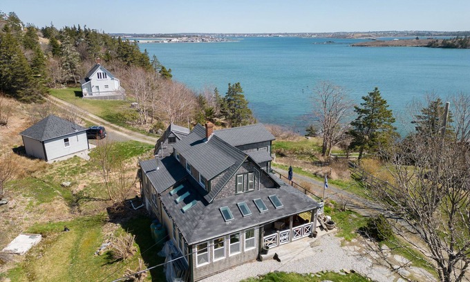 Yarmouth Casa | Cape Forchu Coastal Retreat