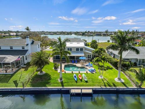 Fort Myers Casa | Cape Lake House Lake Front