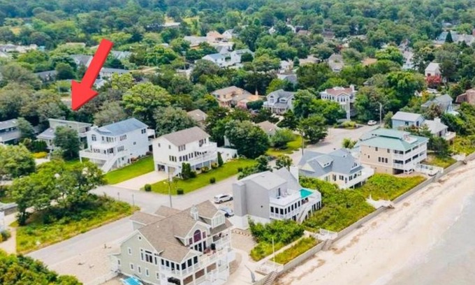 Villas Casa | Cape May Beach - Beautiful Home w Secluded Beach