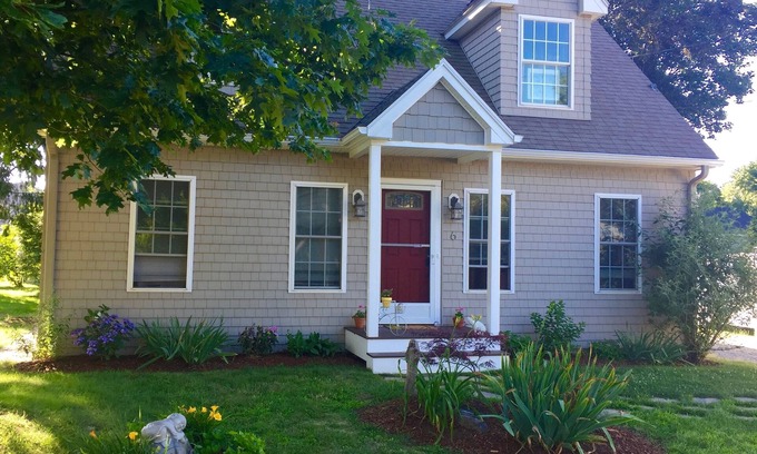 Old Saybrook Center Casa | Cape Overlooking South Cove of Old Saybrook