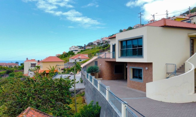 Campanario Casa | Capelas House by LovelyStay