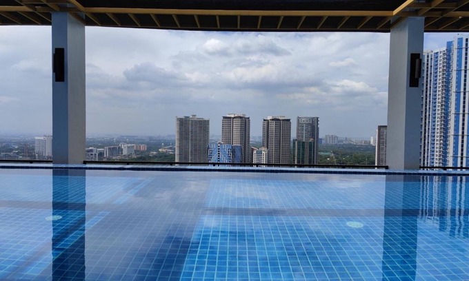 Bonifacio Global City Hotel | Capital O 804 The Residences at Bonifacio Civic Center