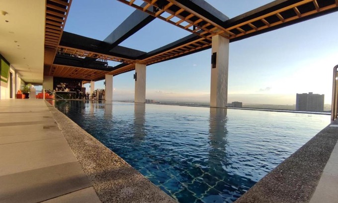 Bonifacio Global City Hotel | Capital O 804 The Residences at Bonifacio Civic Center