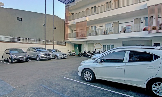 Setiabudi Hotel | Super OYO 90432 Family Residence
