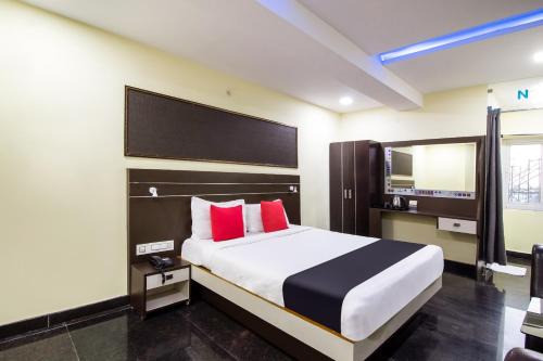 Khattalwada Hotel | Capital O Sri Navya Grand Near Nexus Hyderabad